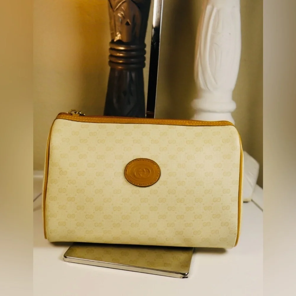 “Host Pick” GUCCI 1970’s Vintage Pouch - Micro GG Canvas Print in Beige